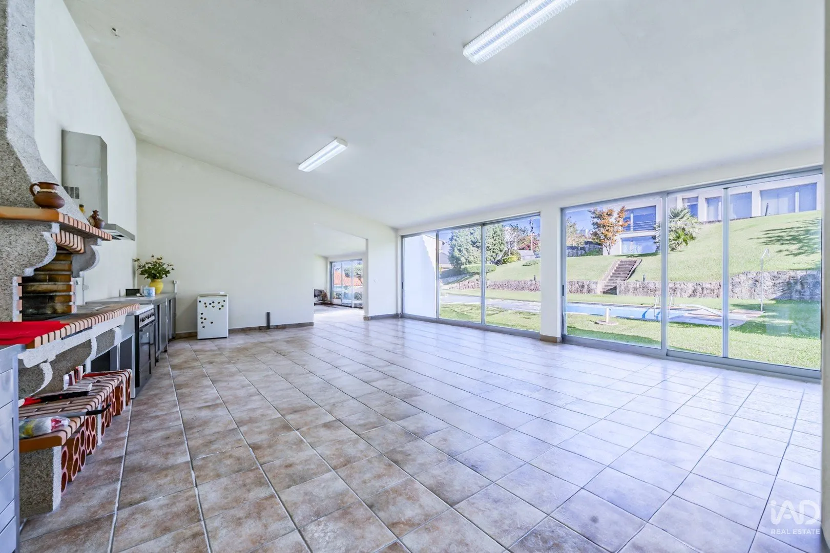 dNvEaLiUTam4jp8Grl48mmx9YIh9B1aQHo8sOinG