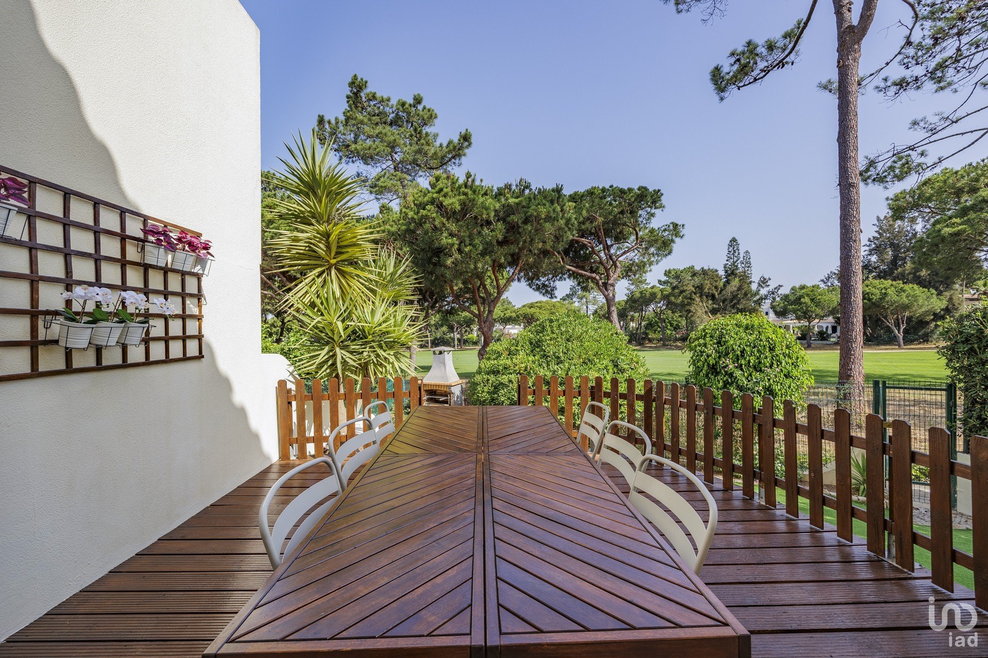 Elegante adosado de 4 dormitorios con piscina y jardín en Quarteira, Portugal - Ver imagen 26 de 29