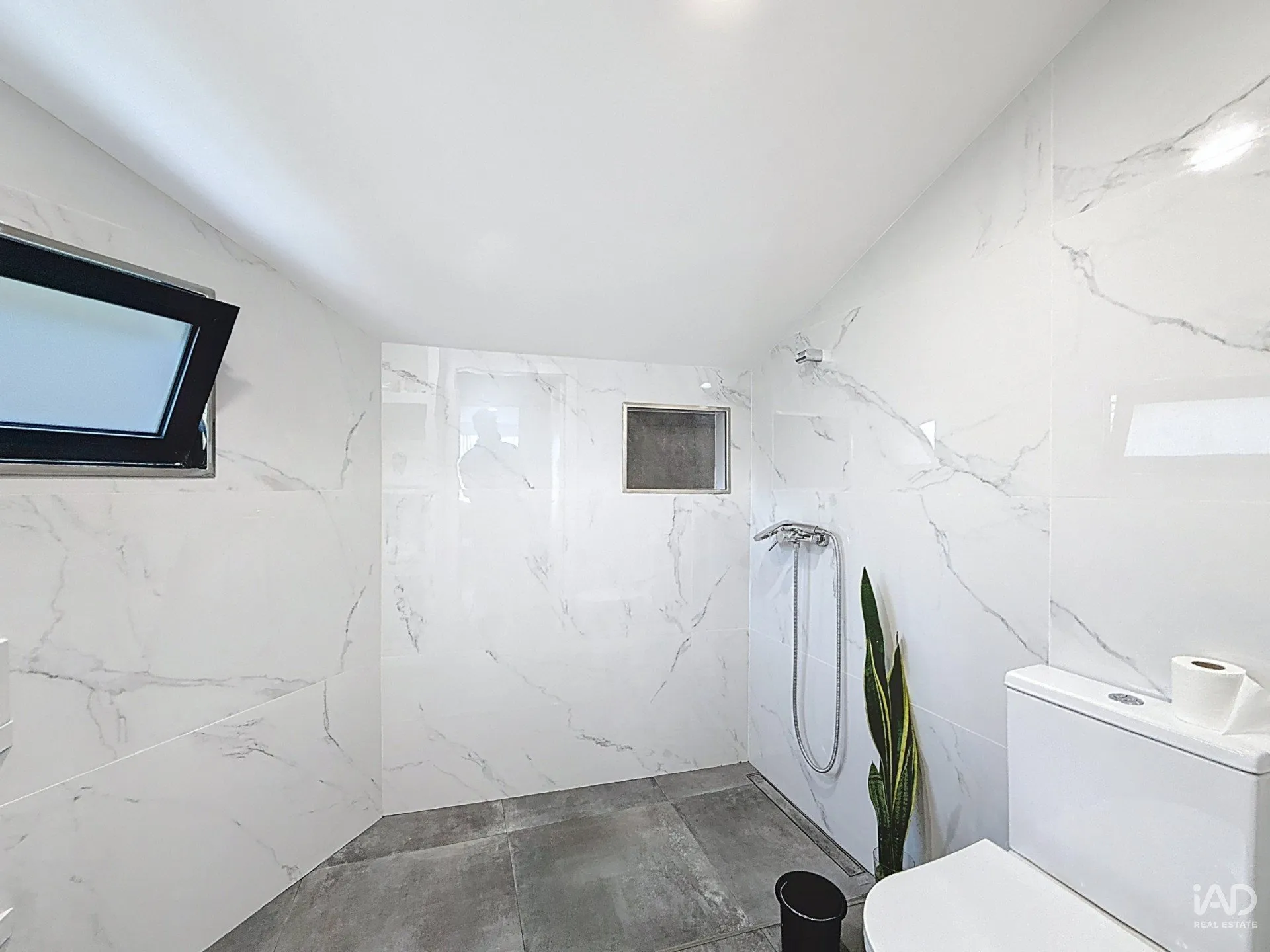 r2Pzwies1Qum0f3BXIVooXOIsyc233FJy1BeaD3w