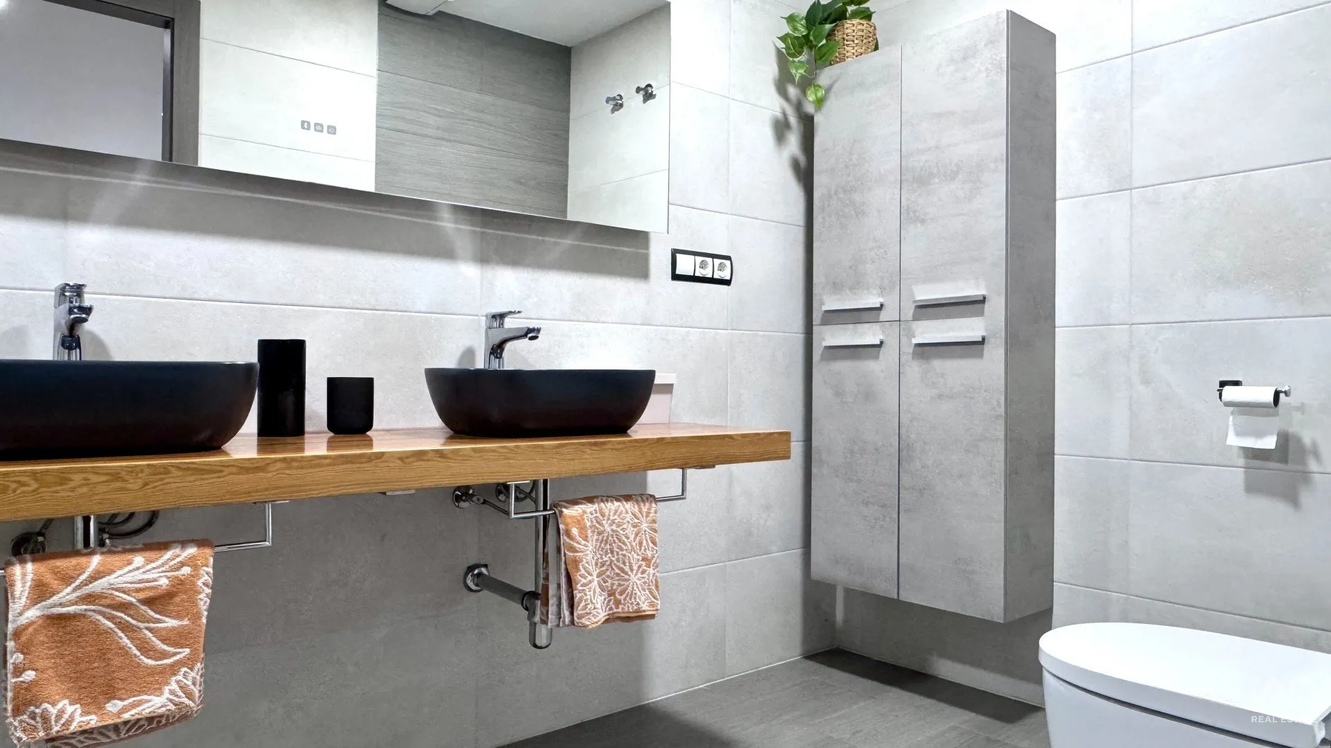 S4Sro6DNIcpJFE3Ic8qUCRUvPnIRVL2Tt606LdQG