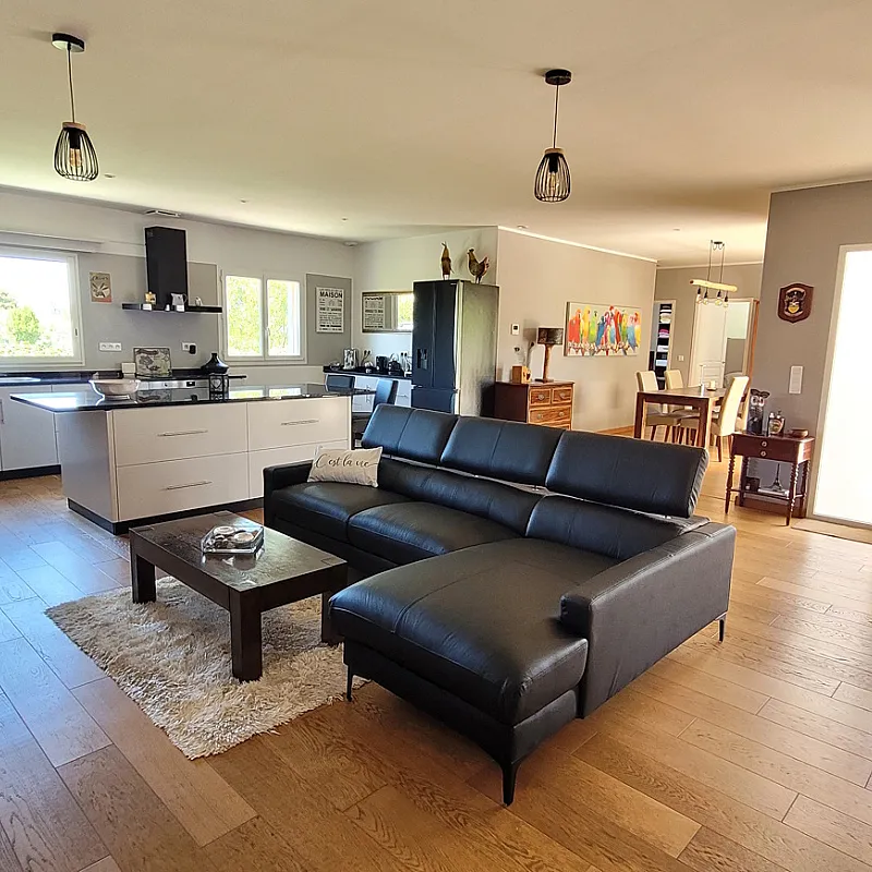 2jxKDouVW5MrGA3yEtR8tWCeC43B6zryeCTGla08