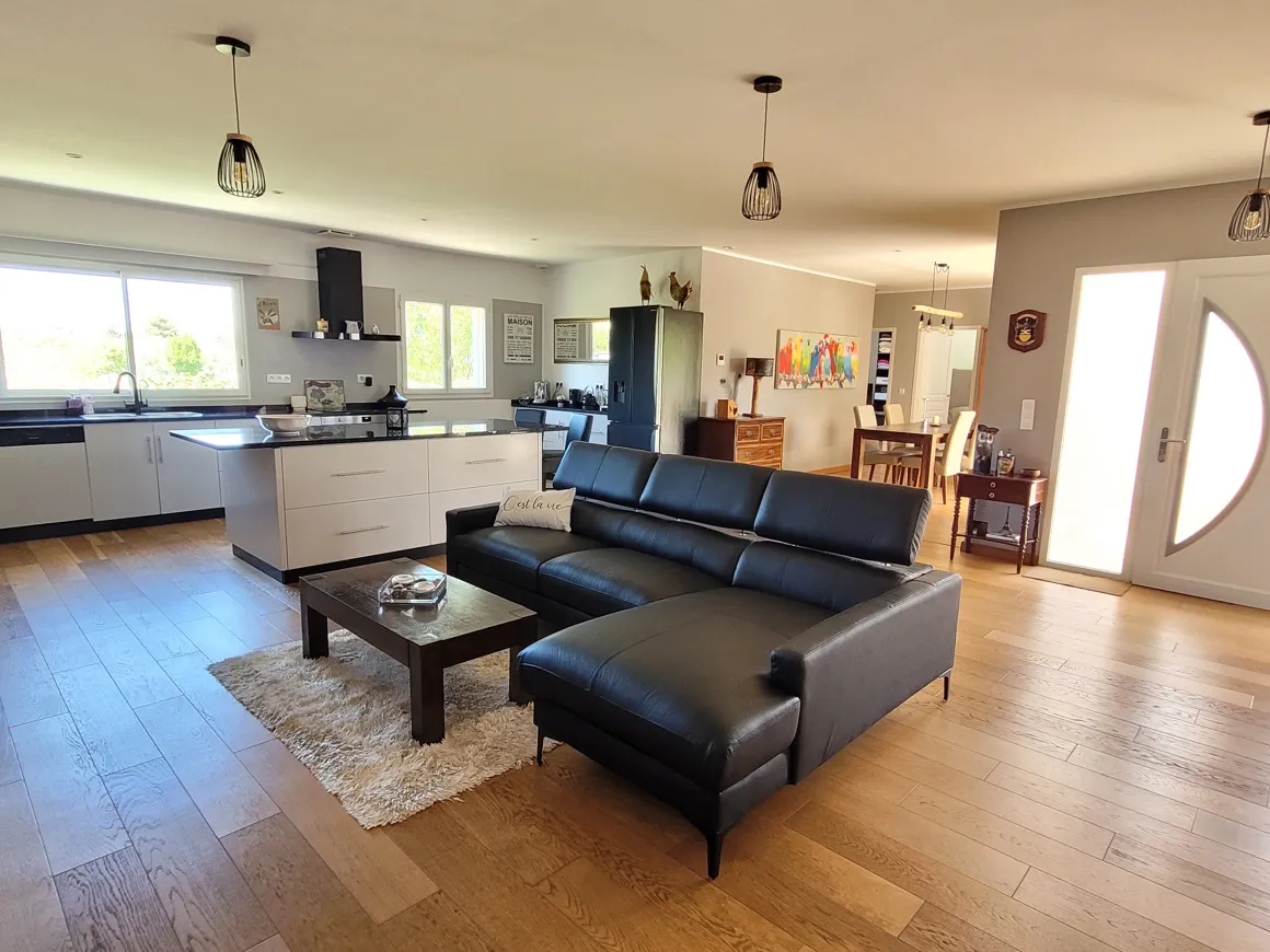 2jxKDouVW5MrGA3yEtR8tWCeC43B6zryeCTGla08