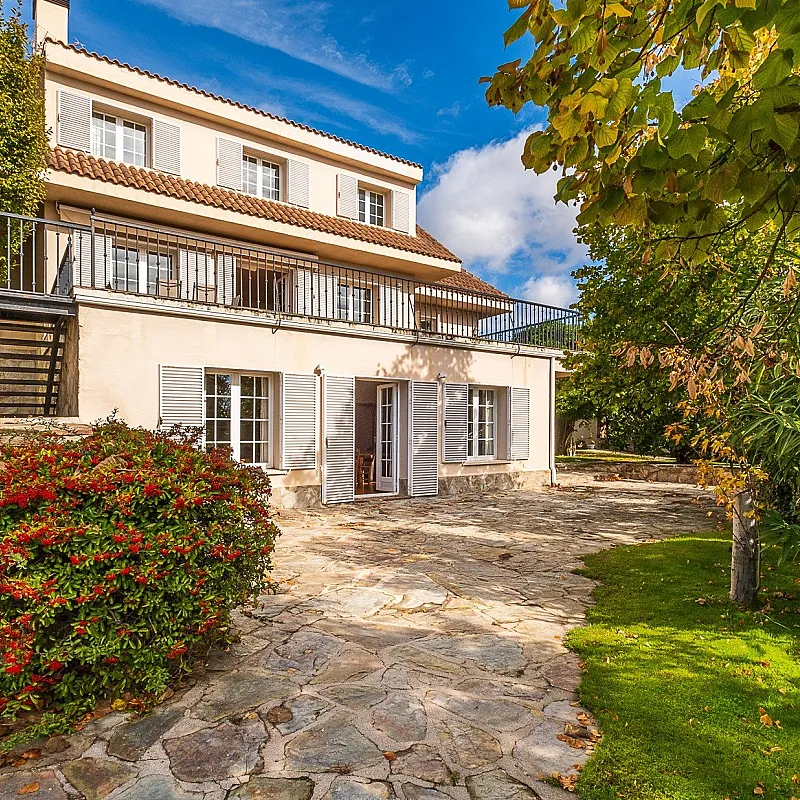 ORQNMqLszgmlcHd7LAX54RF2Ra3BPCUlWLElISRX