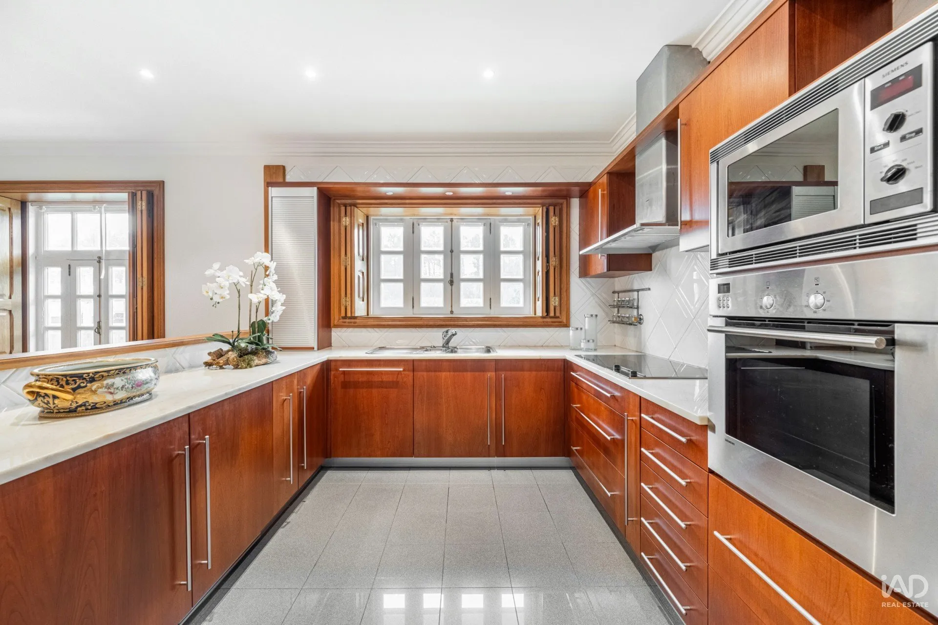 v7Ttcr4gKZaBHlRtWjEWXEAPV2EHzX0eXUeawssT