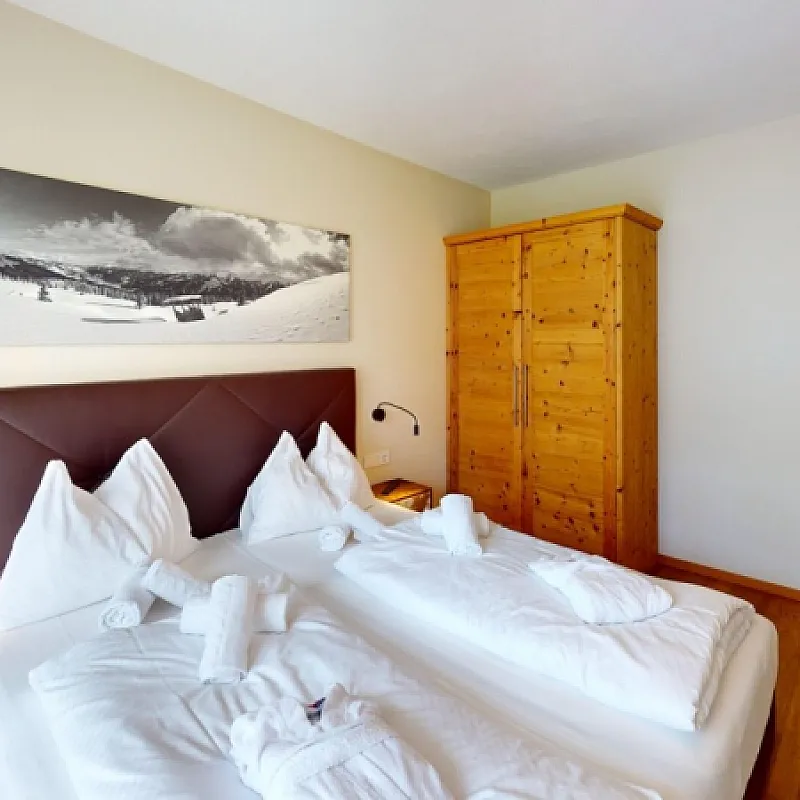 mr8UWWPPkbF2cmXmIRbJEvDKAZ4joVigXrnlKwww