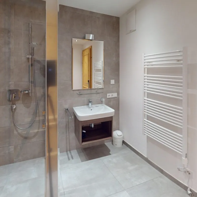 10QBGDLDmSCbeMm22U7jbBB5w1Dy9evCw3cRRCJN