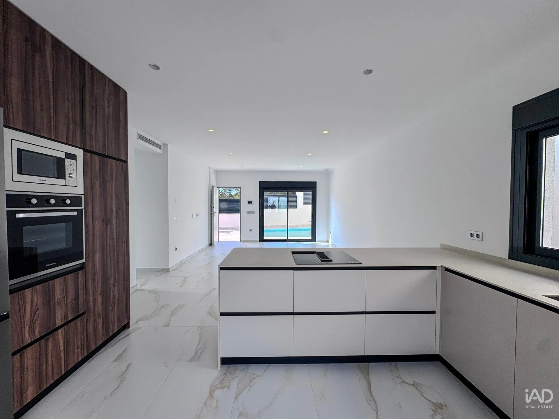 ElnaQq69GvHOHRnipVIWGubOKDKCk2U3bMaMrzj1