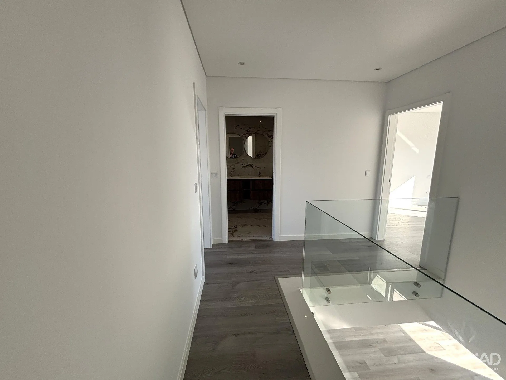 Contemporary 3-Bedroom House with Garden and Balcony in Corroios, Portugal - View image 22 of 37