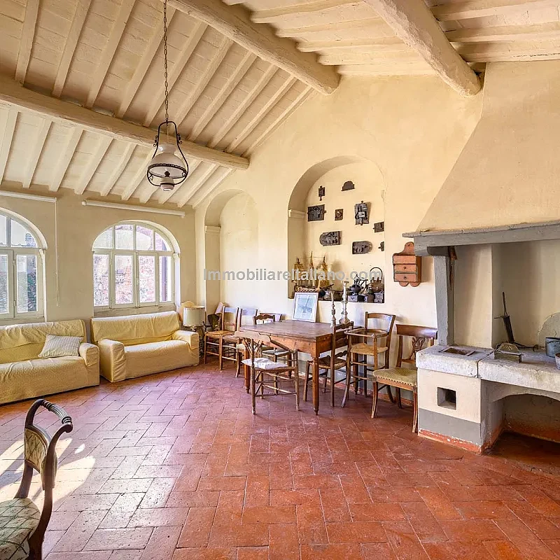 Historisk Arezzo-penthouse med terrasse i Palazzo-omgivelser