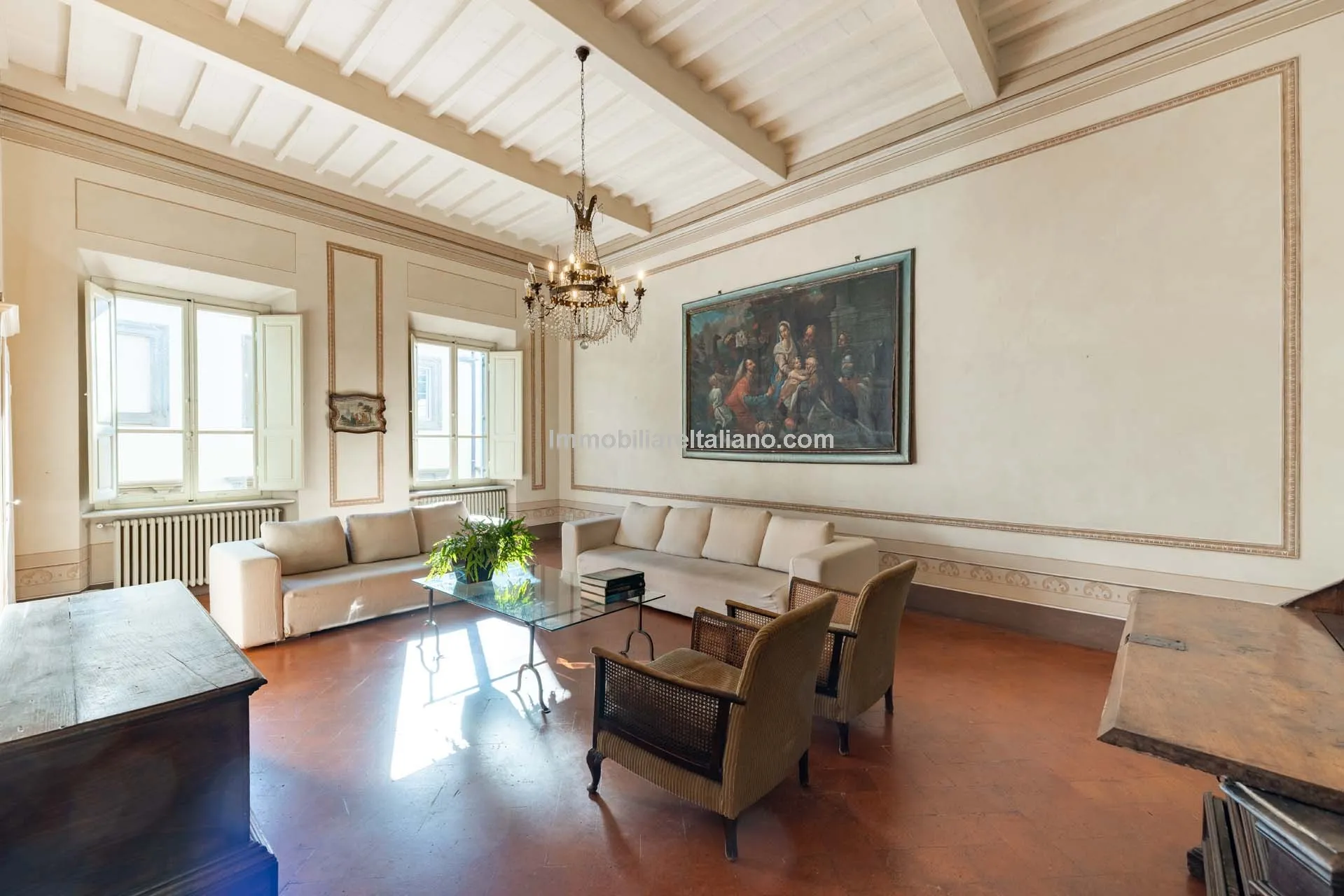 Historic Arezzo Penthouse with Terrace in Palazzo Setting - Image 5