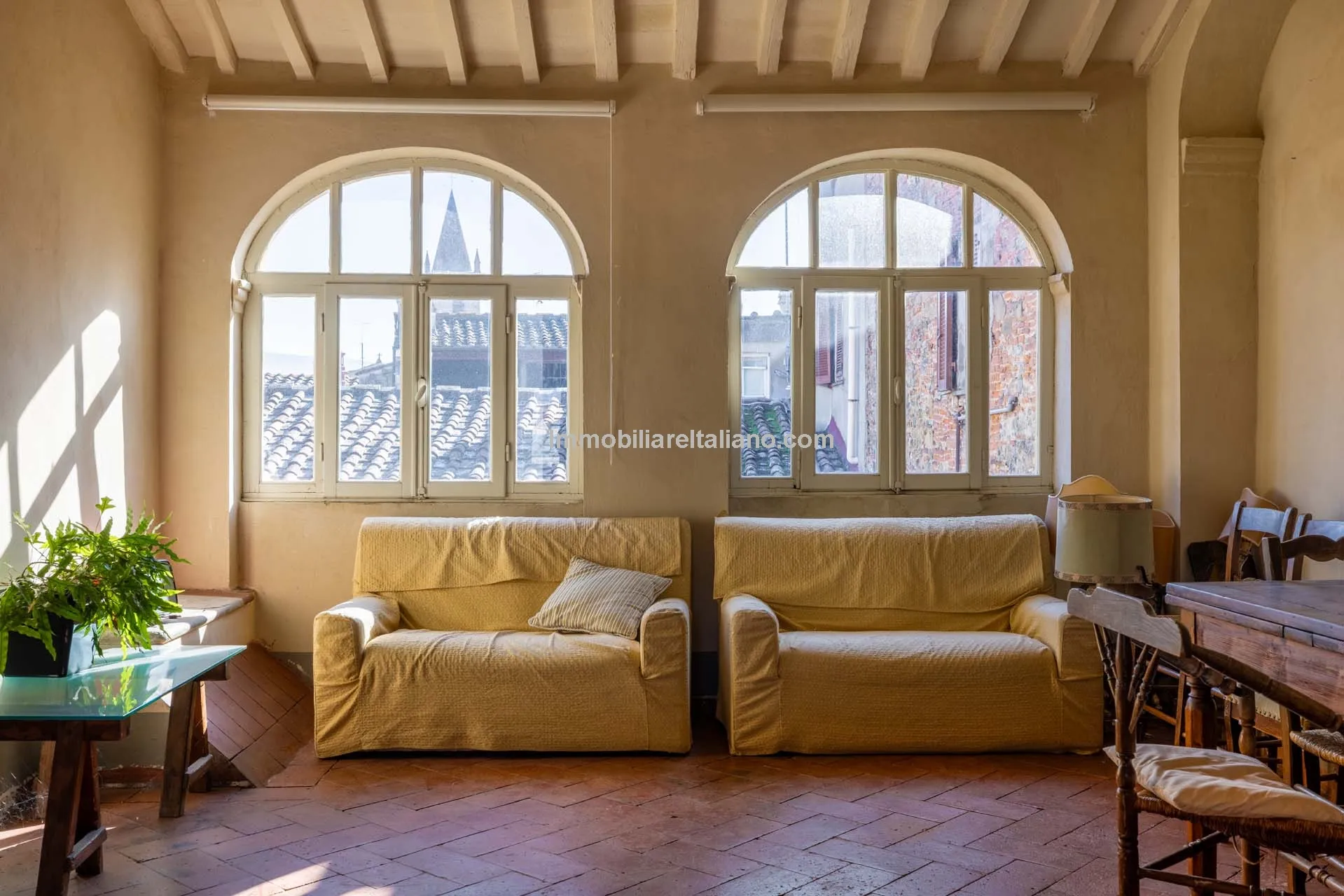 Historic Arezzo Penthouse with Terrace in Palazzo Setting - View image 32 of 39