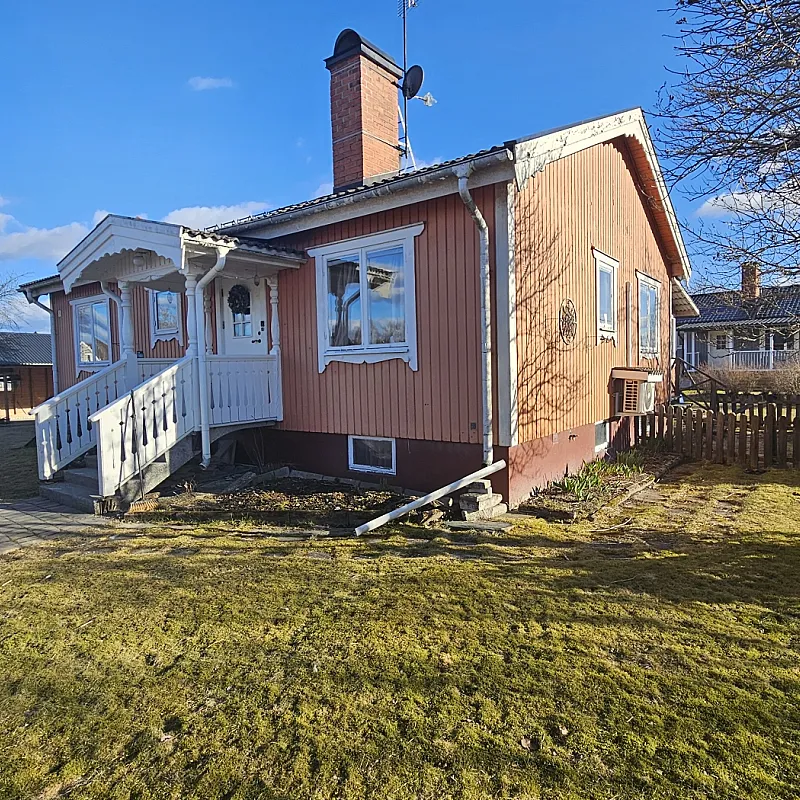 1950s Swedish House with Garden on Corner Plot in Gusselby