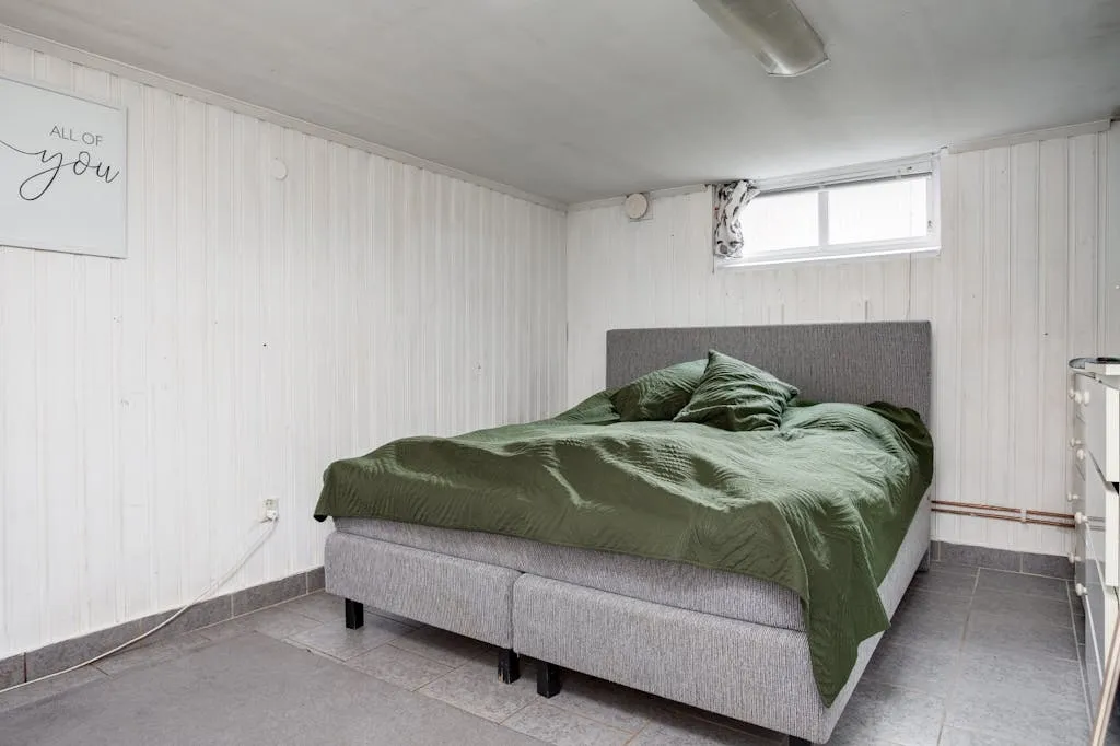 1950s Swedish House with Garden on Corner Plot in Gusselby - View image 14 of 37