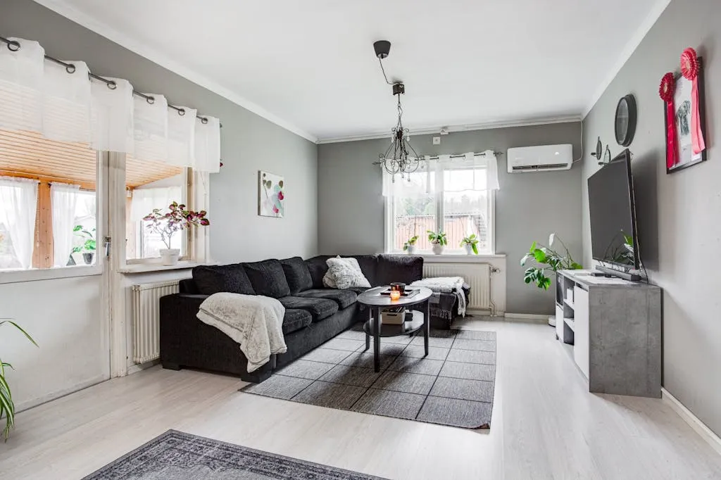 1950s Swedish House with Garden on Corner Plot in Gusselby - View image 26 of 37