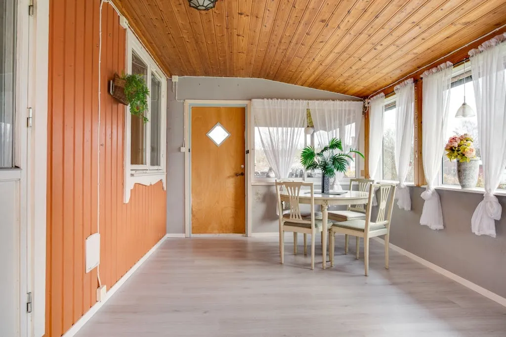 1950s Swedish House with Garden on Corner Plot in Gusselby - View image 27 of 37