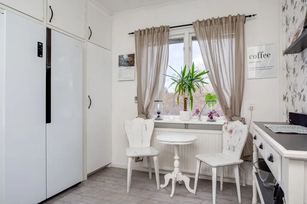 1950s Swedish House with Garden on Corner Plot in Gusselby - View image 29 of 37