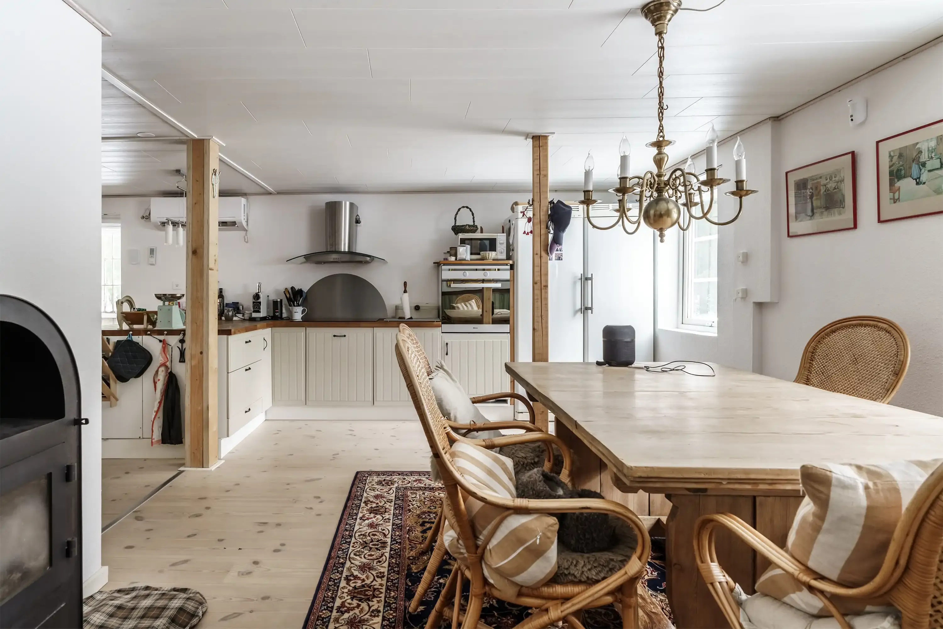 1910 Swedish House in Strömsnäsbruk with Balcony and Expansive Lot - View image 11 of 19