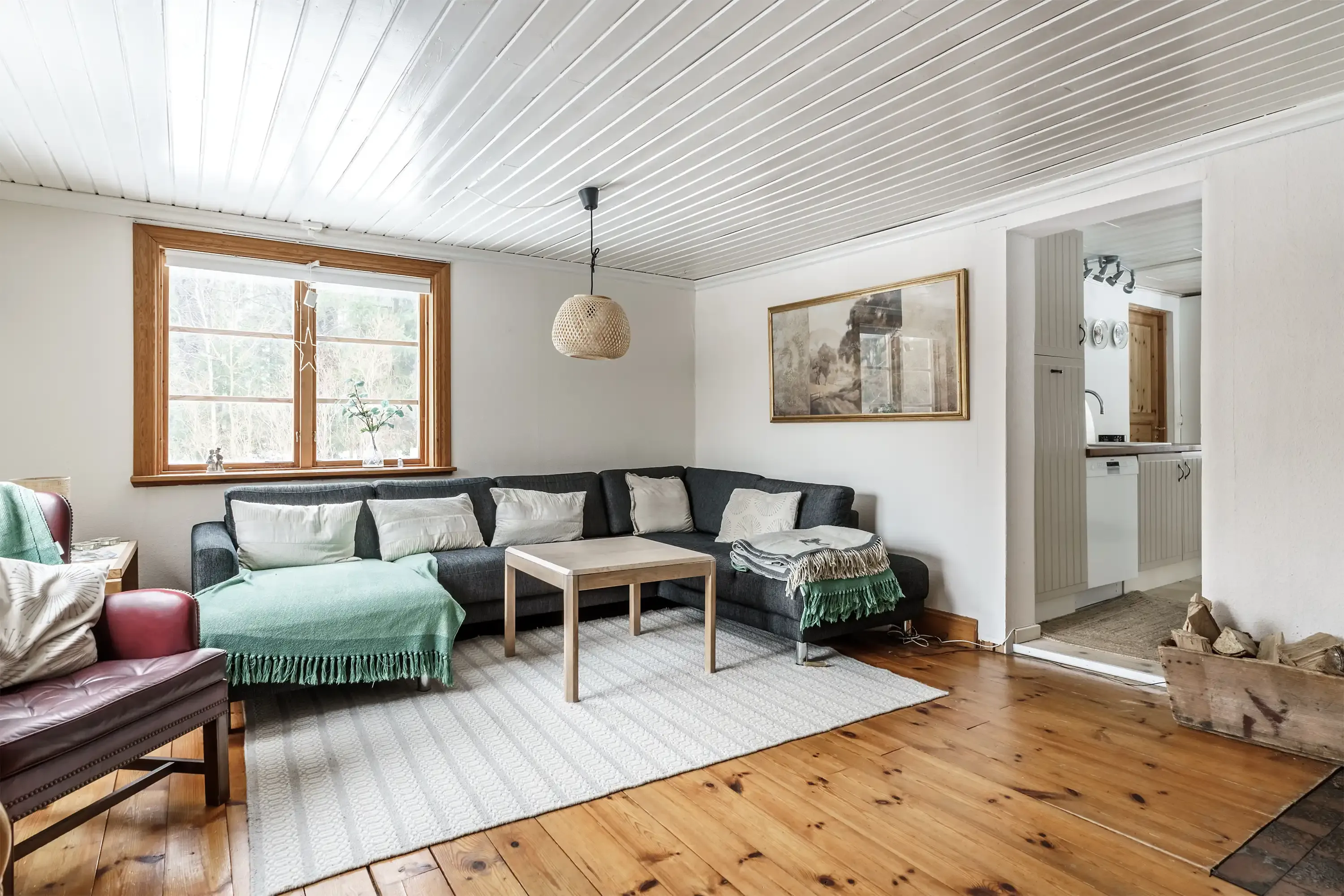 1910 Swedish House in Strömsnäsbruk with Balcony and Expansive Lot - View image 15 of 19