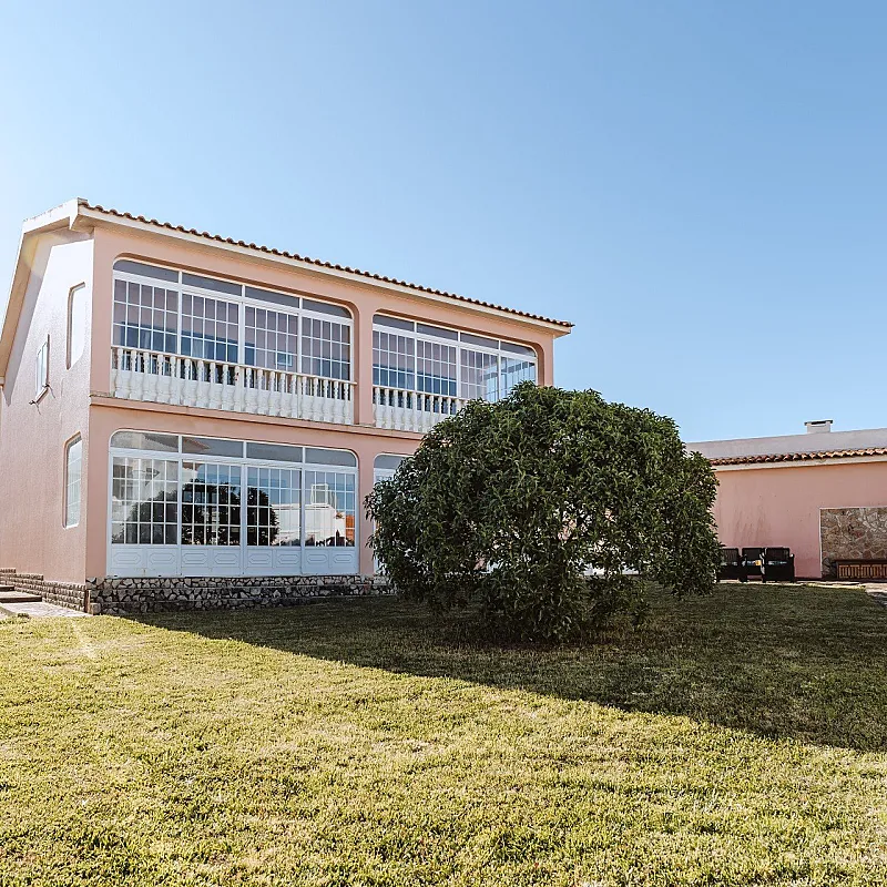 Spacious 5-Bedroom House with Garden and Parking in Silveira, Portugal