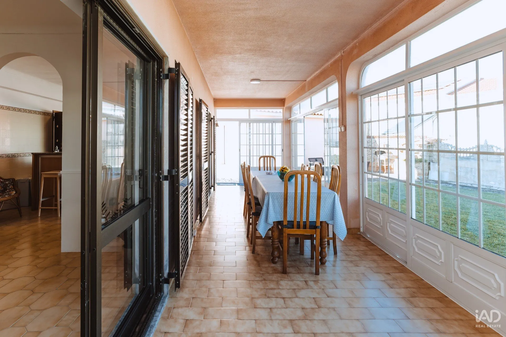 Spacious 5-Bedroom House with Garden and Parking in Silveira, Portugal - View image 17 of 37