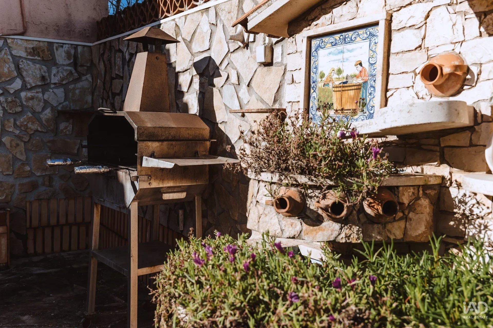 Spacious 5-Bedroom House with Garden and Parking in Silveira, Portugal - View image 30 of 37