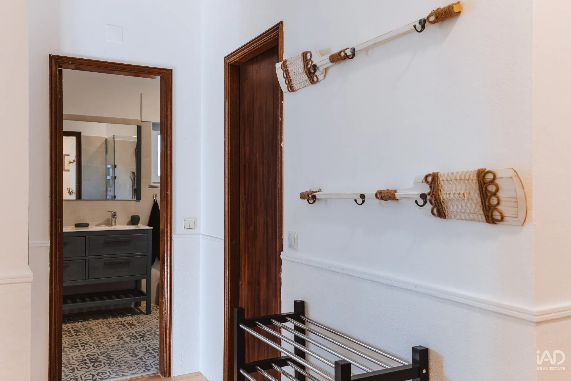 Spacious 5-Bedroom House with Garden and Parking in Silveira, Portugal - View image 32 of 37